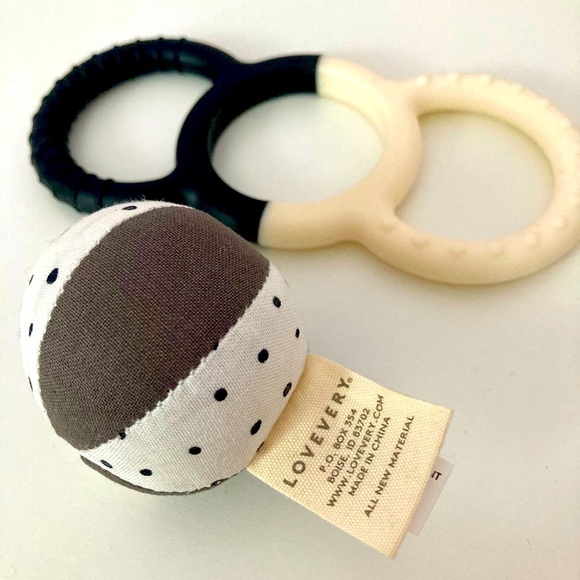 *SOLD* Lovevery Looker Play Kit toys - Picture 2 of 4